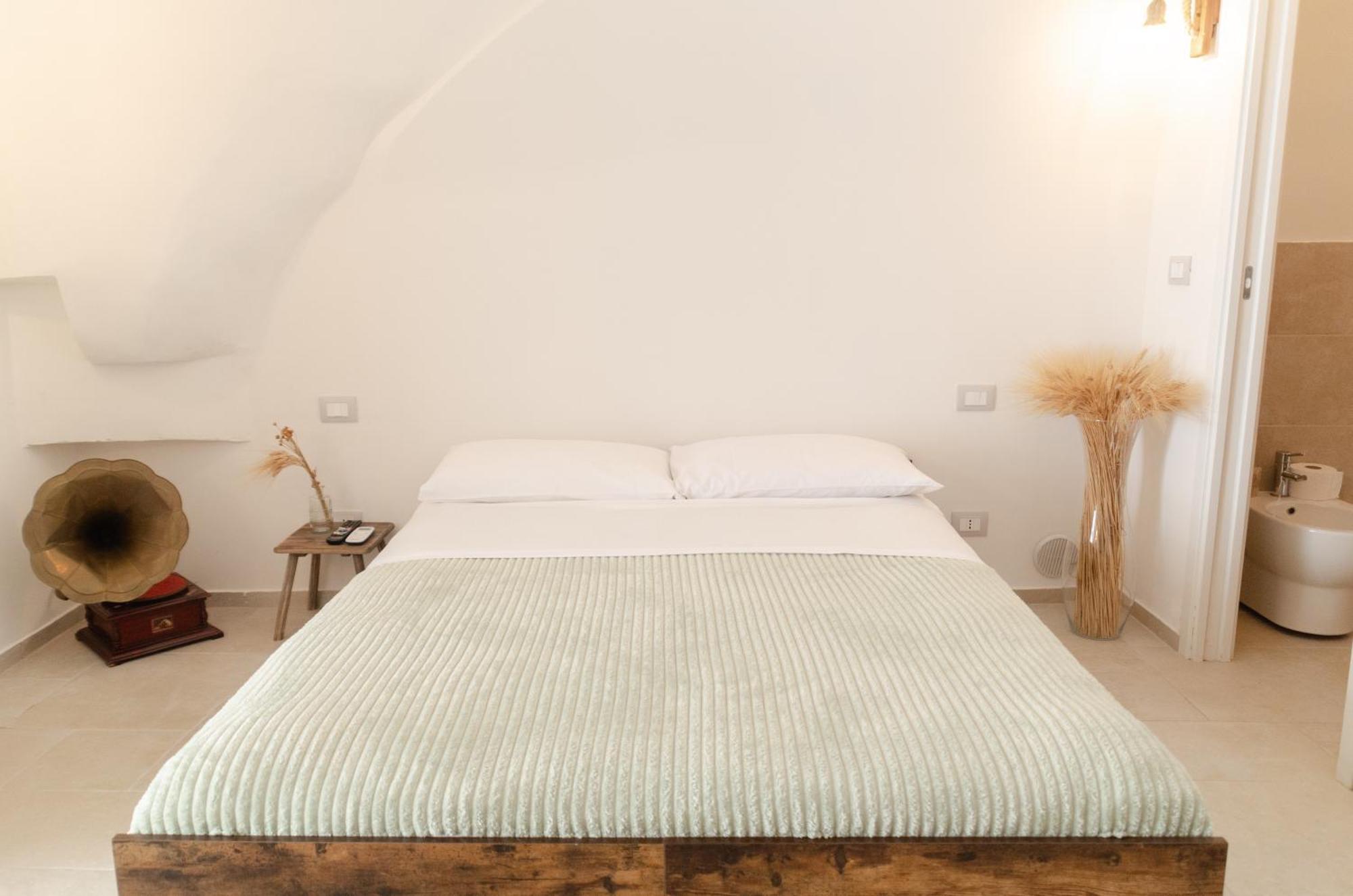 Aca Suite Luxury With Jacuzzi Adelfia Екстер'єр фото
